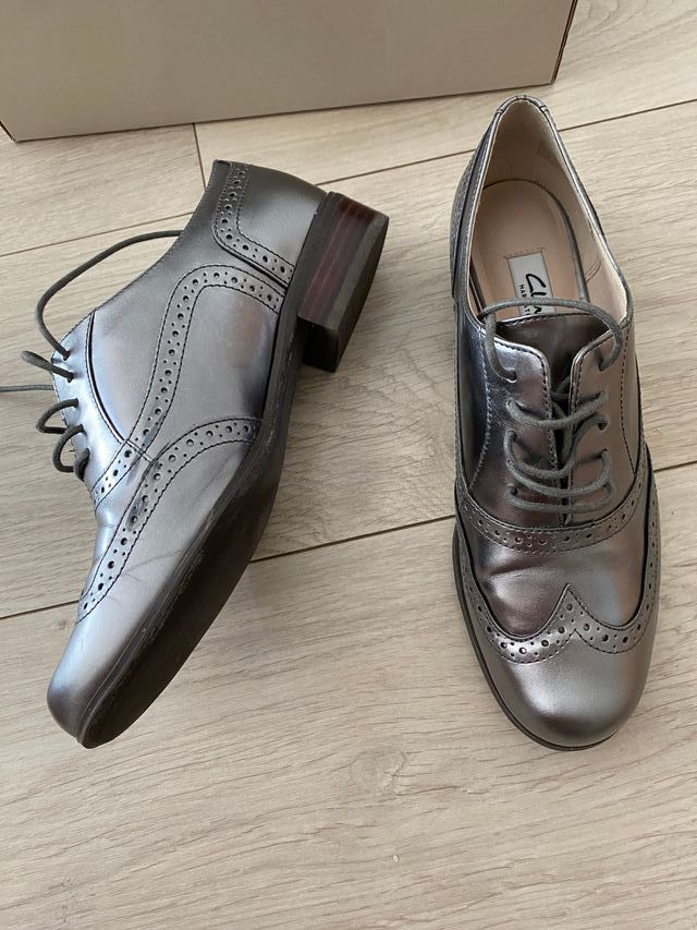 Zapatos Clarks - piel plateada - talla 38