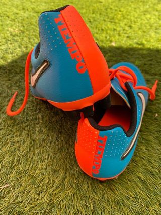 BOTA FUTBOL NUEVAS Talla 39