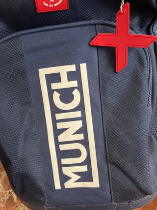 Mochila con ruedas+estuche