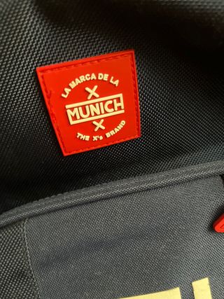 Mochila con ruedas+estuche