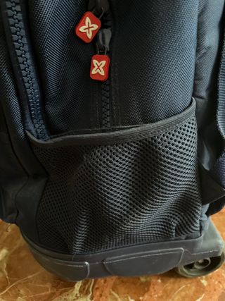 Mochila con ruedas+estuche