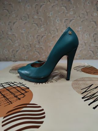 Tacones de piel cuplé talla 38