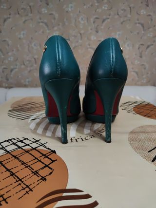 Tacones de piel cuplé talla 38
