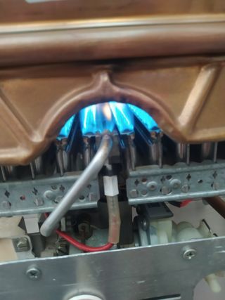 SE REPARA CALENTADORES DE GAS BUTANO O NATURAL