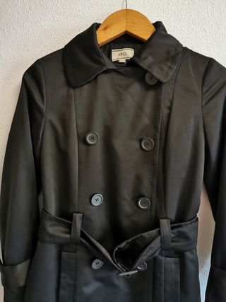 Gabardina de chica talla S de Mango.