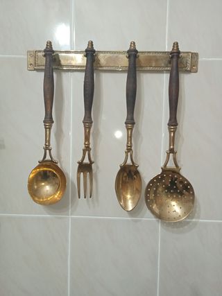 Utillaje antiguo cocina cobre con mago de madera