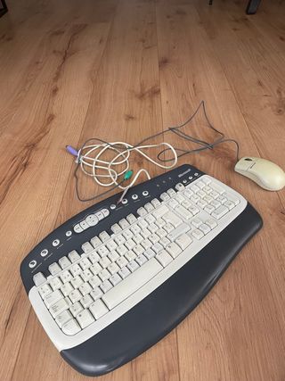 Teclado y raton con cable