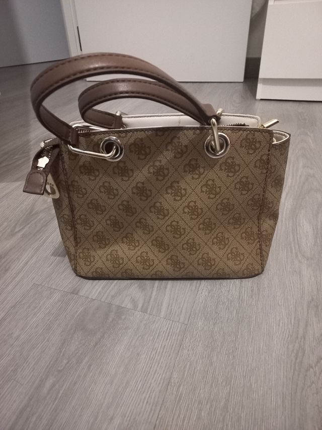 Bolso guess
