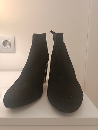 Botines negros número 40