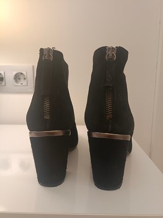 Botines negros número 40