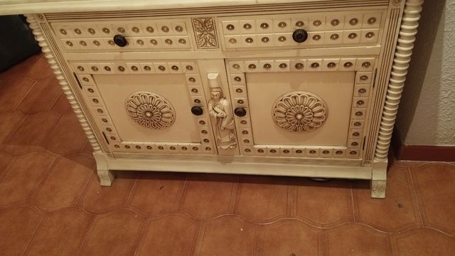 Mueble blanco tallado madera maciza OFERTA!!