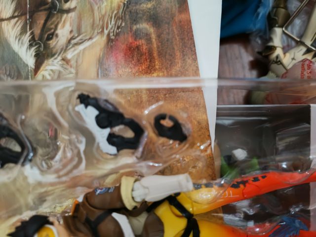 Personaggio Tracer rotto di Hasbro Overwatch 