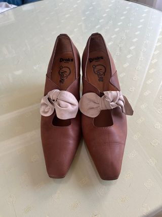 Zapatos de piel con lazo