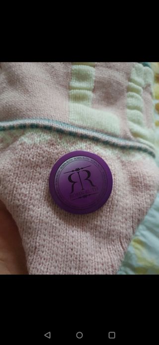 Robin Ruth cappello treccine pon-pon Lon