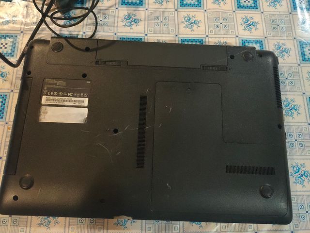 Portátil Samsung NP305E7A