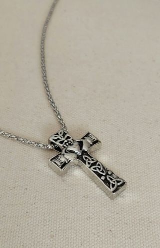 Collar de colgante cruz Celta