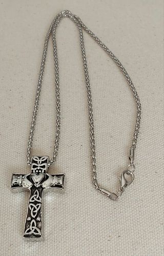 Collar de colgante cruz Celta