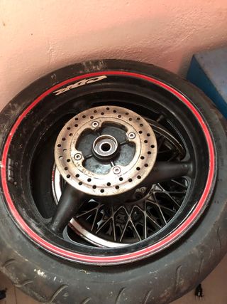 Disco de freno y llanta trasera CBR 600 f4i