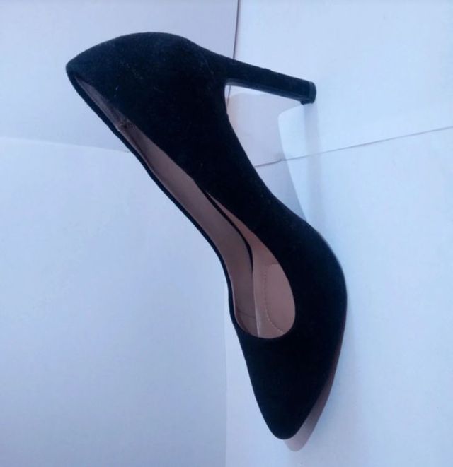 Tacones negros