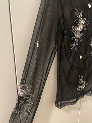 Top tul semitransparente con pedrería