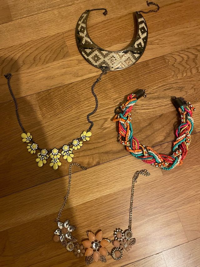 collares