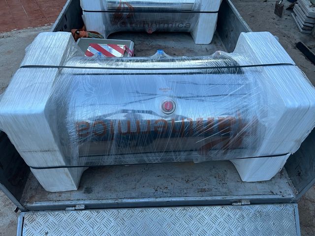 bidon de agua termosolar