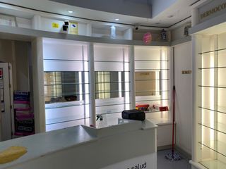 Mobiliario tienda - FARMACIA