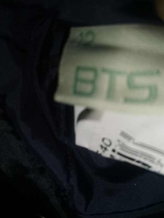 Chaqueta reversible Bts con capucha