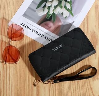 Cartera de piel acolchada,para mujer.Negra.