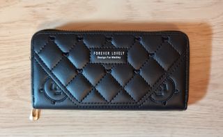 Cartera de piel acolchada,para mujer.Negra.