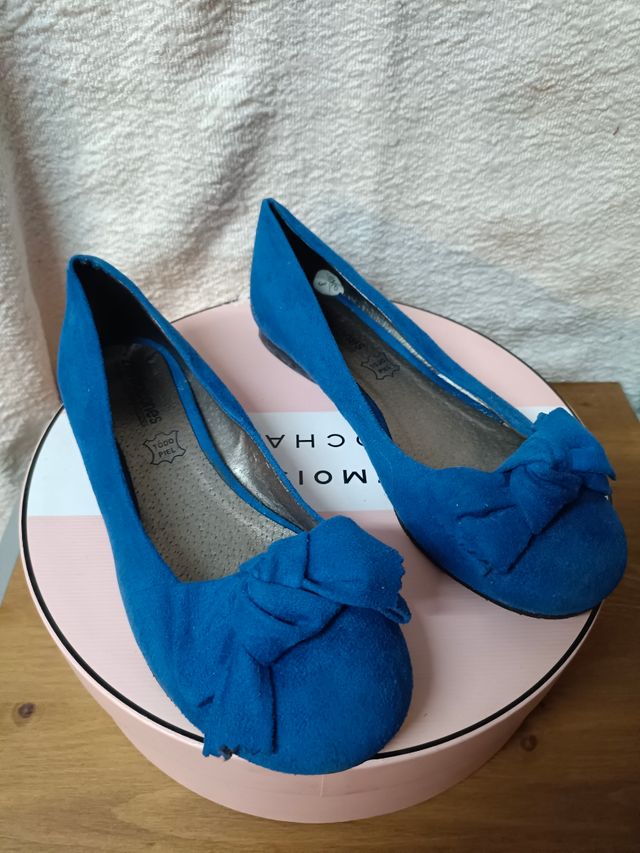 Bailarinas azul con lazo en la punta