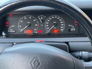 Renault Safrane 1999