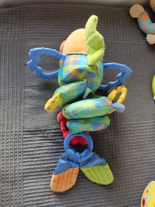 Juguete para la barra del carro o silla