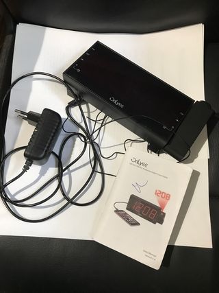 radio despertador con proyector de hora