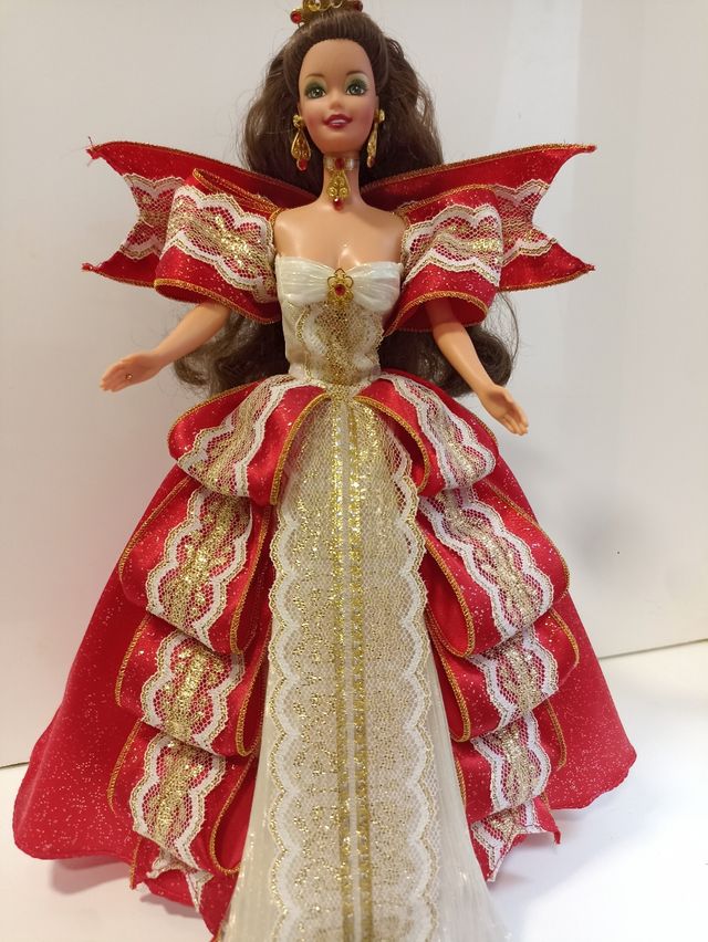 BARBIE HAPPY HOLIDAYS 1997