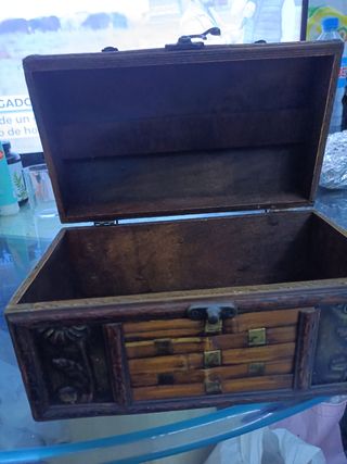mini baúl de 24x14x8 muy antiguo