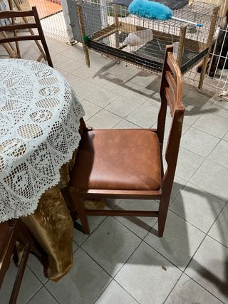 mesa de camilla con 4 sillas