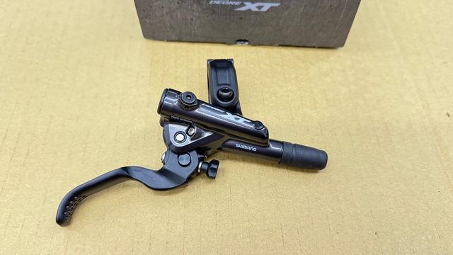 Par Manetas de freno Shimano XT M-8100 iz y der