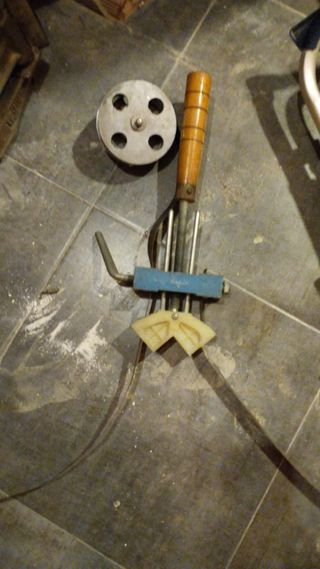 gatos de obra de hierro, sargentos.