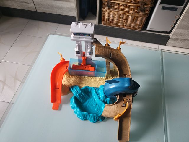 Pista hotwheels tiburon