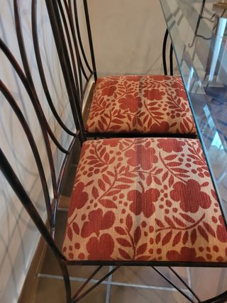 Mesa y sillas