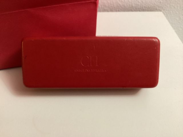 Funda/ estuche gafas roja Carolina Herrera