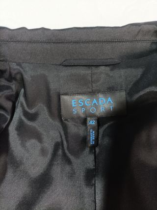Traje Escada