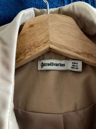 gabardina Stradivarius