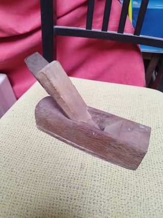 Cepillo antiguo carpintero.