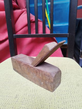 Cepillo antiguo carpintero.
