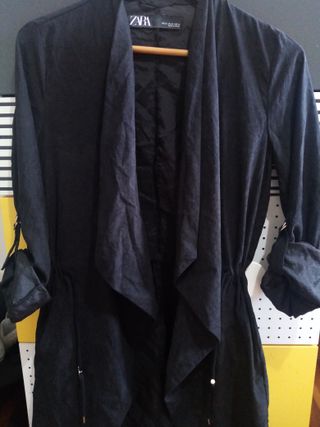 Chaqueta fina larga negra informal 