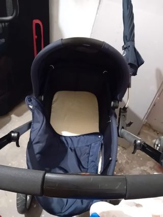 Carro bebe. Se vende en Huesca