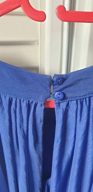Vestido azulón de Mango de escote elegante