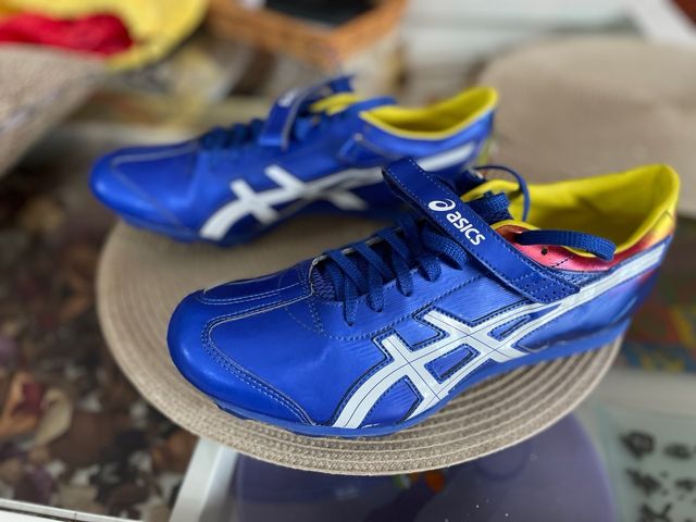 zapatillas Asics clavos de segunda mano por 20 EUR en Madrid en